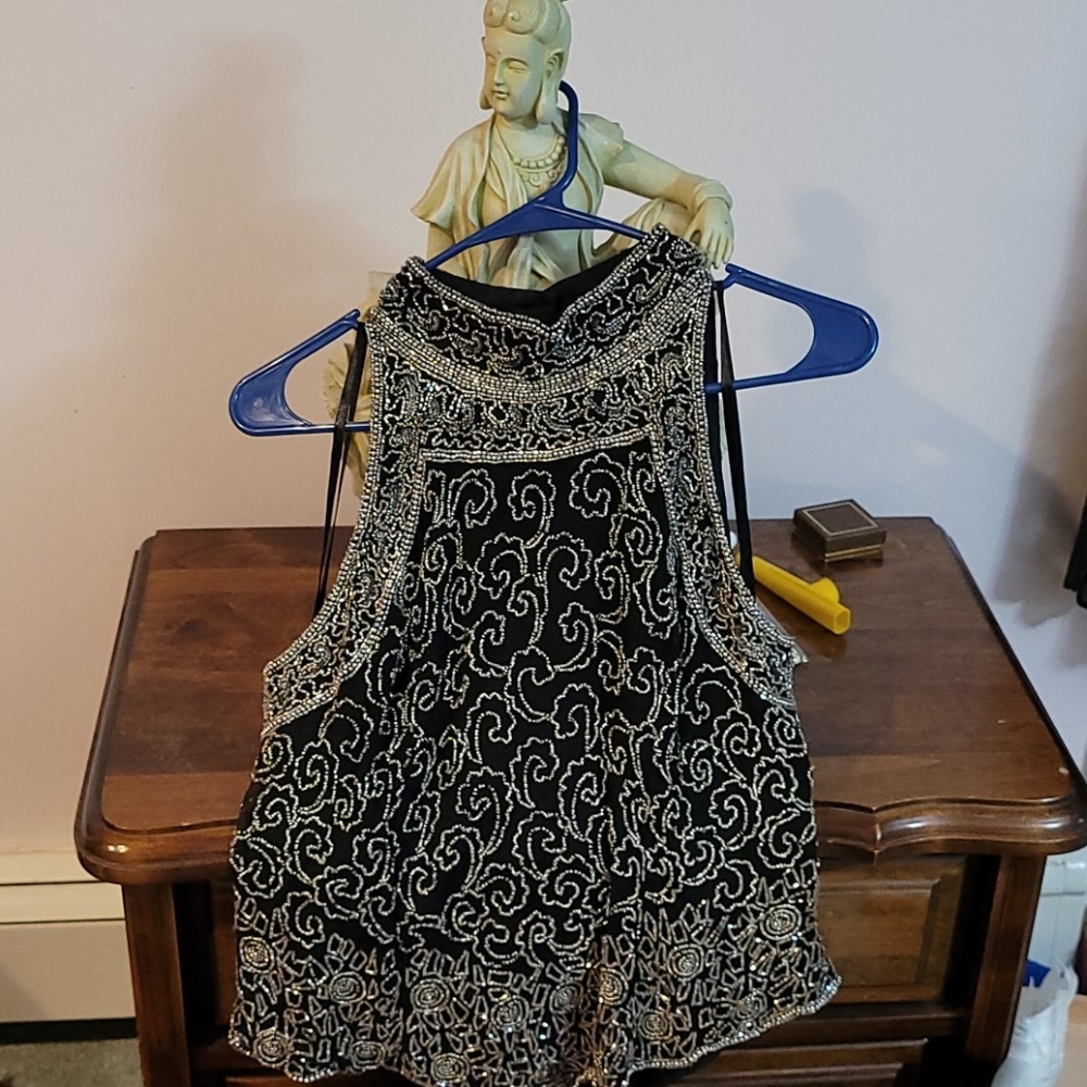 Women's embroidered halter neck too